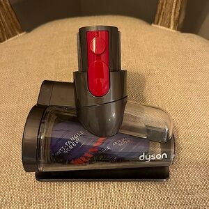 Dyson V8 Hair Screw attachment!